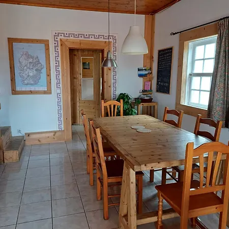 A Barraka: Rent Your In Flores! Gospodarstwo wiejskie Lajes das Flores