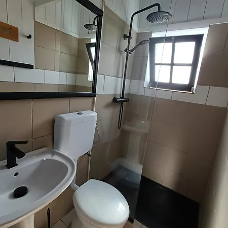 A Barraka: Rent Your In Flores! * Lajes das Flores