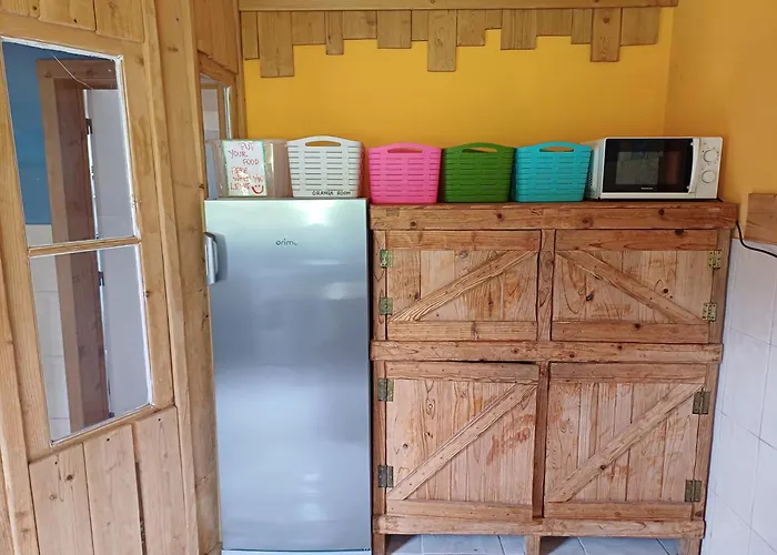 A Barraka: Rent Your In Flores! * Lajes das Flores