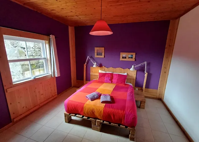 Casa rural A Barraka: Rent Your In Flores!