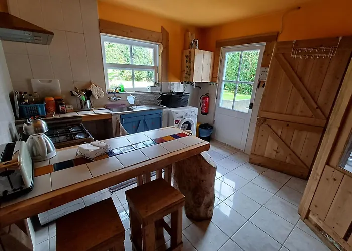 A Barraka: Rent Your In Flores! * Lajes das Flores